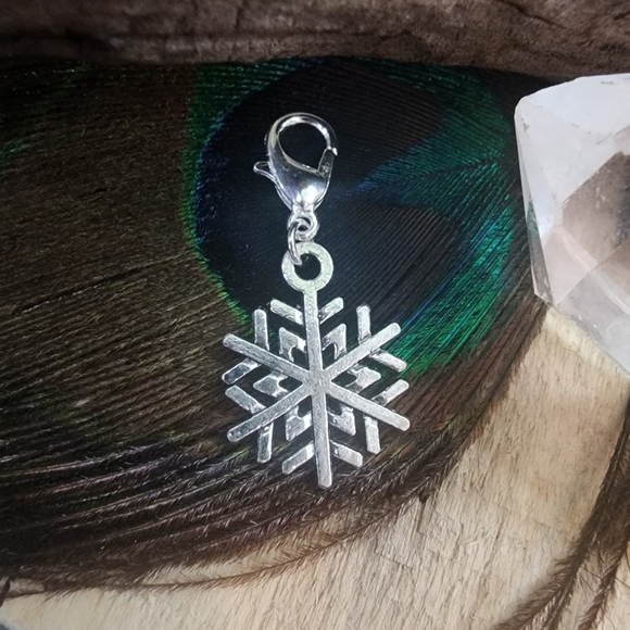 5/$25 Silver Snowflake Charm for Bracelet Xmas Stocking Stuffer Winter Jewelry - Picture 4 of 9